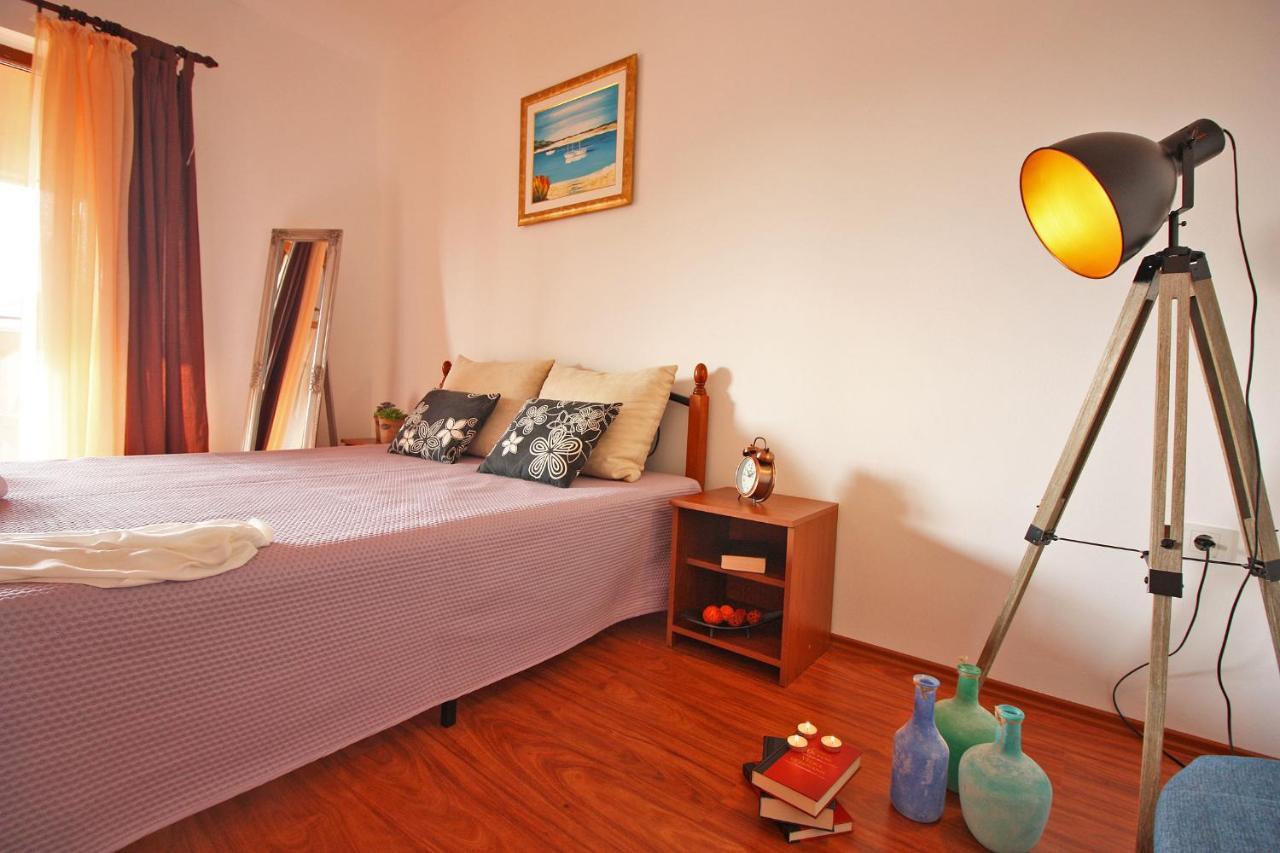 Brijunisol - 3 Apartments Top Position Near The Beautiful Beach Fazana Exterior photo