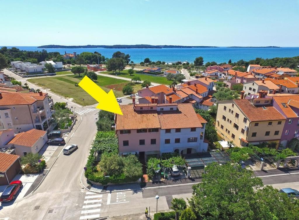 Brijunisol - 3 Apartments Top Position Near The Beautiful Beach Fazana Exterior photo